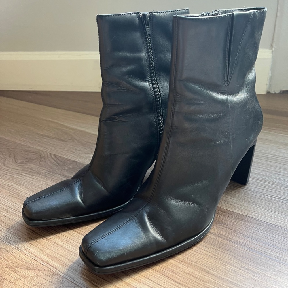 Vintage 90’s Craft & Barrow Leather Black Boot with Black Heel
